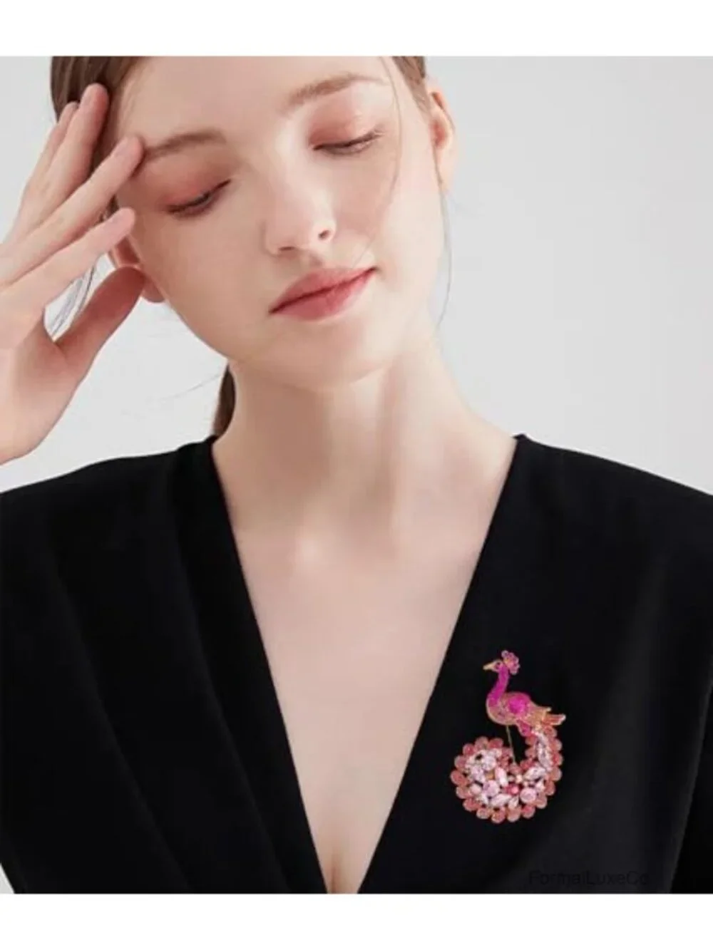 Elegant Gold-Plated Peacock Brooch with Sparkling Rhinestone Crystals for Women